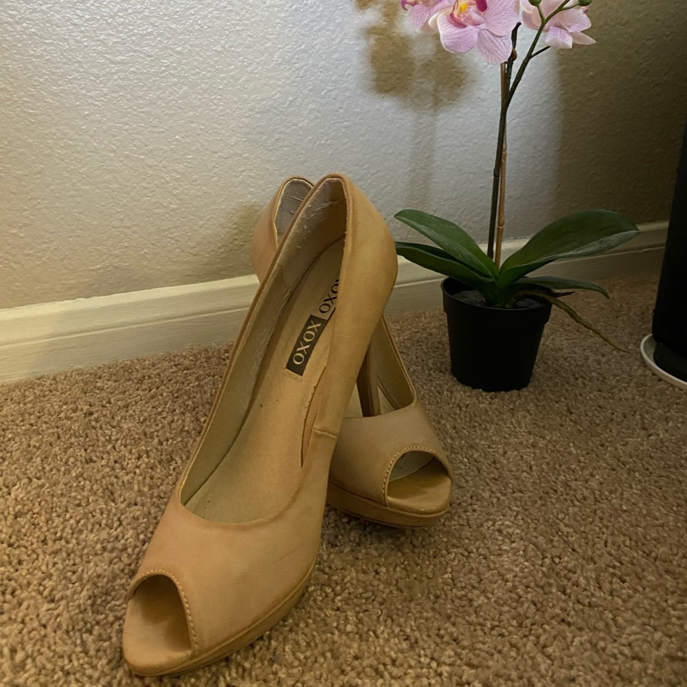 XoXo pumps